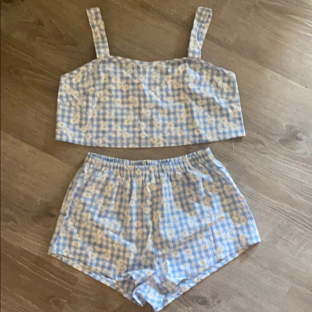 Cute AF daisy pjs